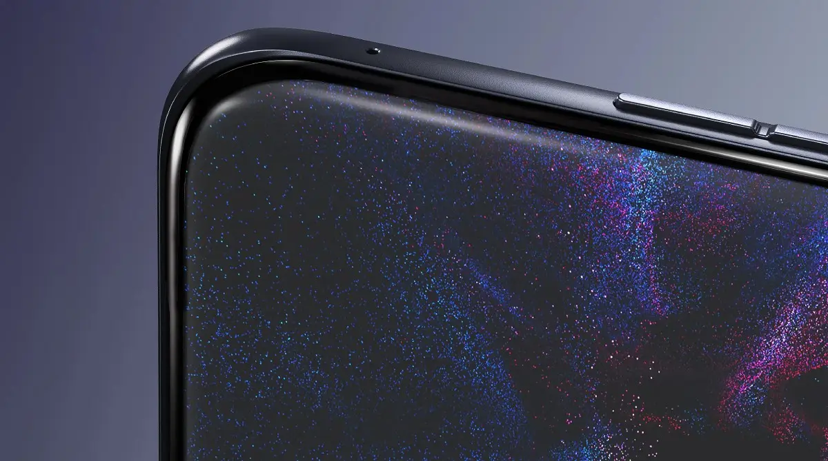 El Edge 70 Fusion tiene una pantalla OLED de 6.78 pulgadas